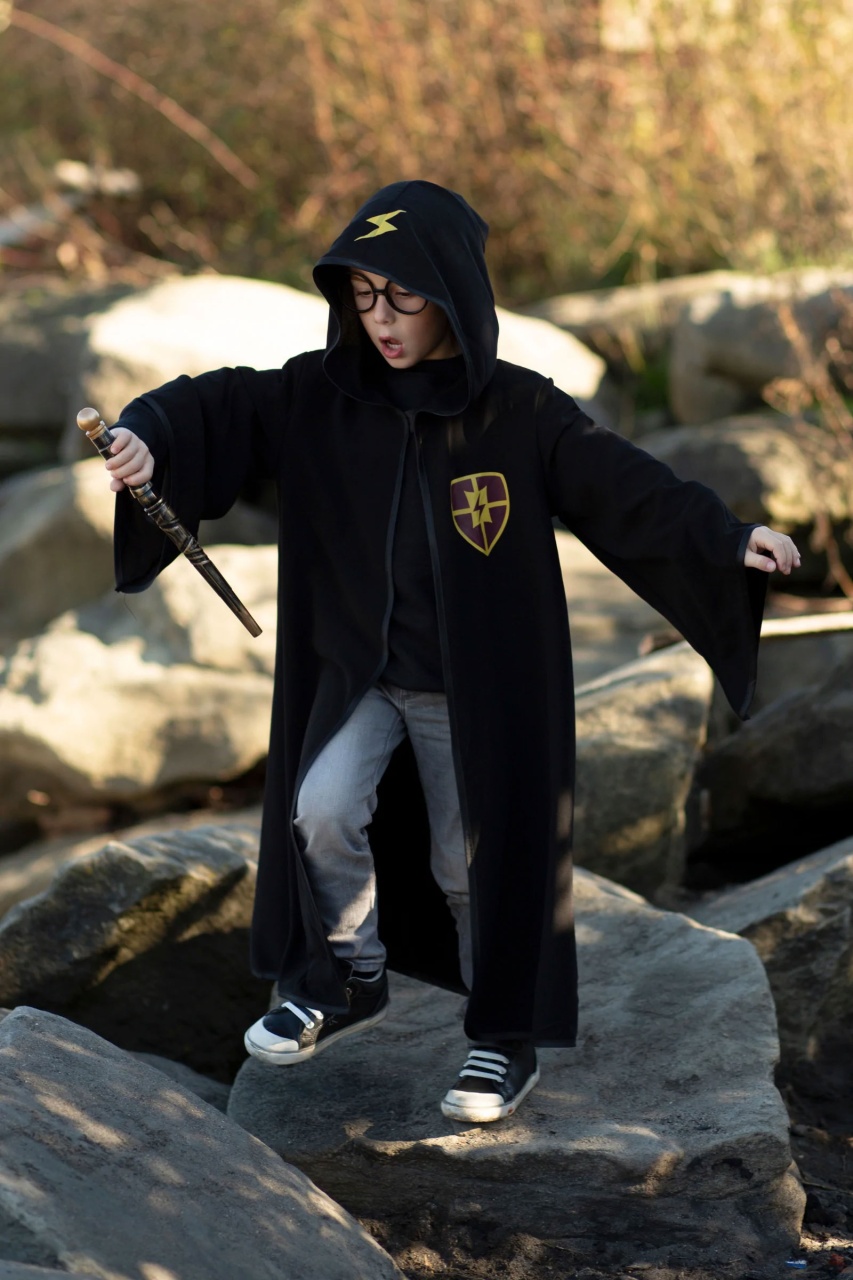 Kostüm schwarzer Zauberermantel mit Brille 5-6 Jahre